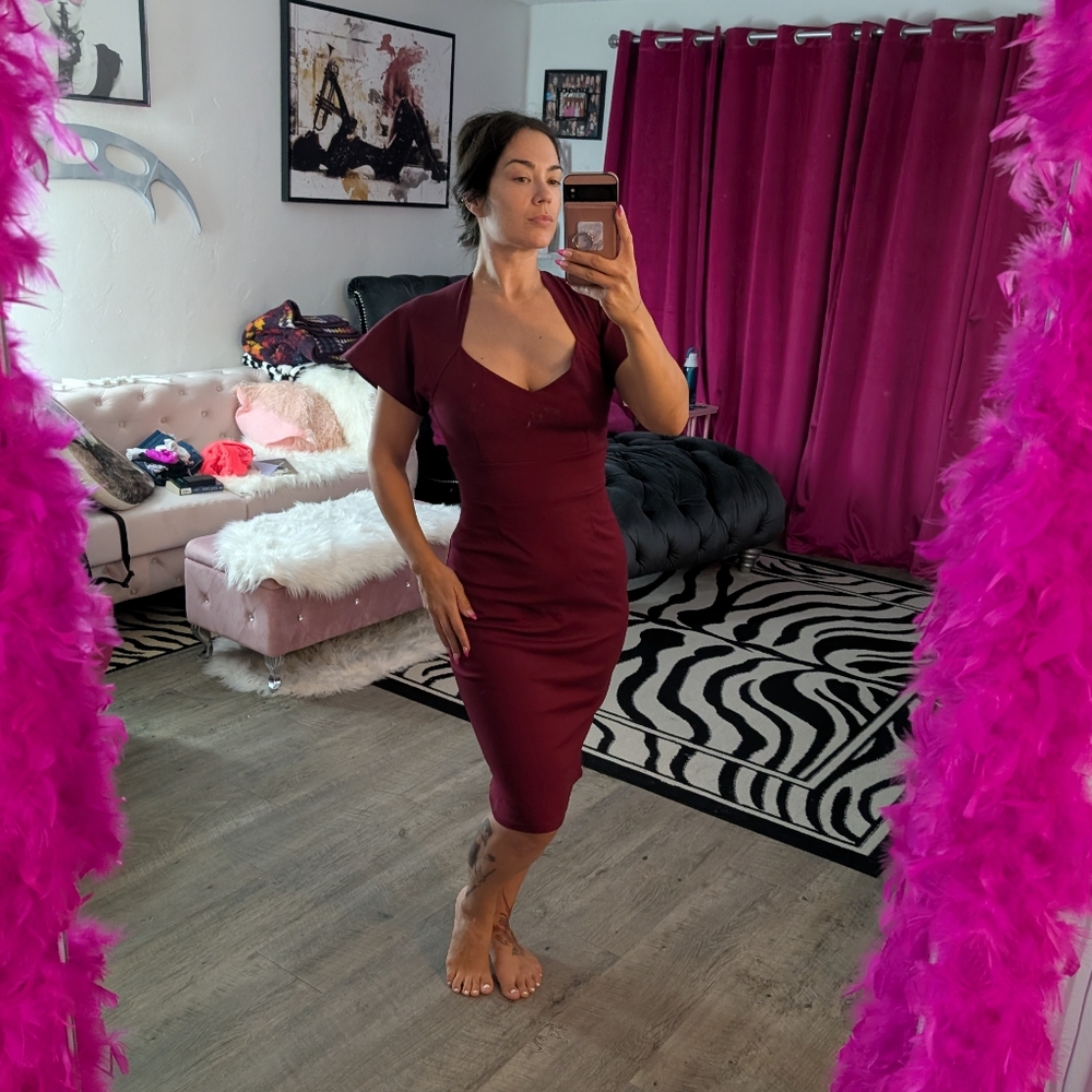 Pinup Couture PUG Burgundy Wiggle Dress Medium NWT - Picture 6 of 6
